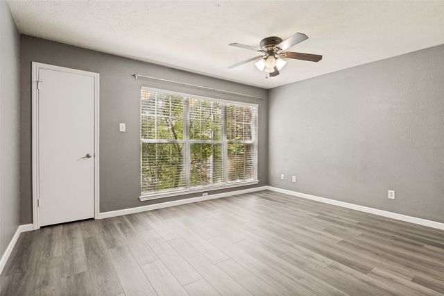 2535 Wedglea Drive 224, Dallas, TX 75211