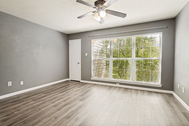 2535 Wedglea Drive 224, Dallas, TX 75211
