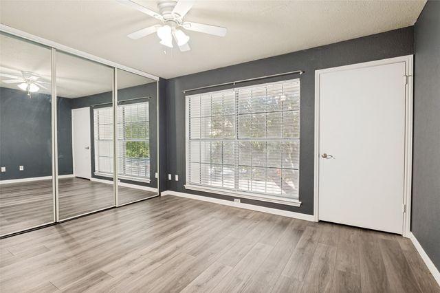 2535 Wedglea Drive 224, Dallas, TX 75211