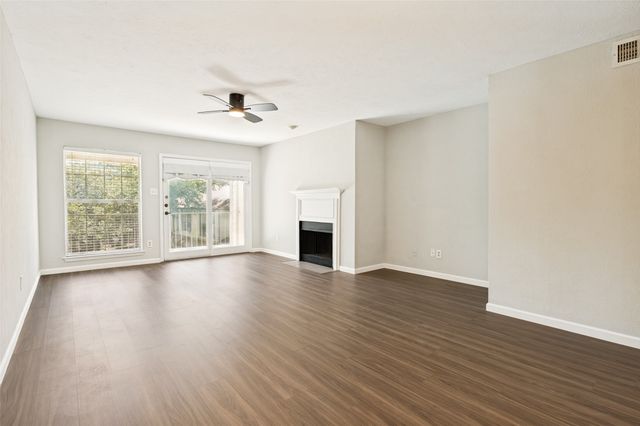 2535 Wedglea Drive 224, Dallas, TX 75211