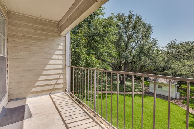 2535 Wedglea Drive 224, Dallas, TX 75211