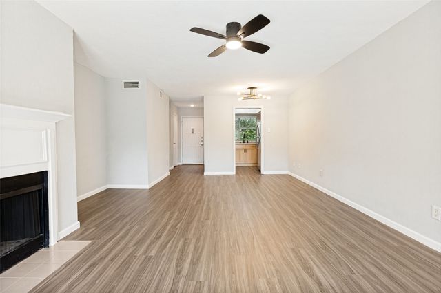 2535 Wedglea Drive 224, Dallas, TX 75211
