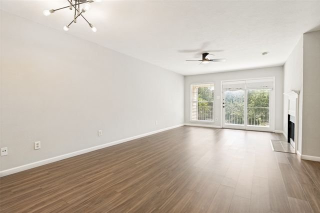 2535 Wedglea Drive 224, Dallas, TX 75211
