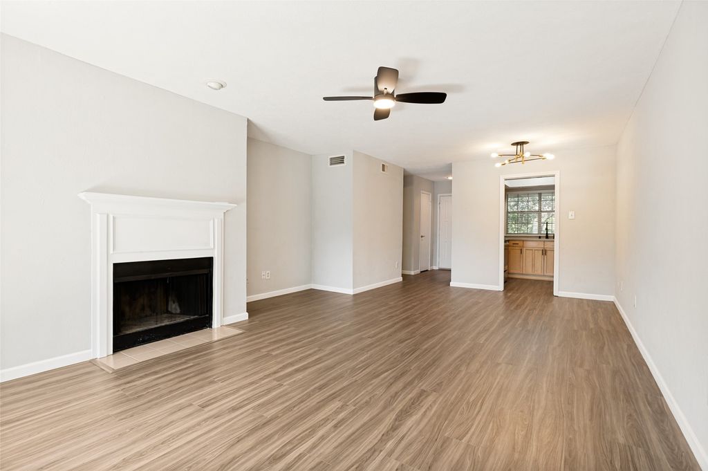 2535 Wedglea Drive 224, Dallas, TX 75211