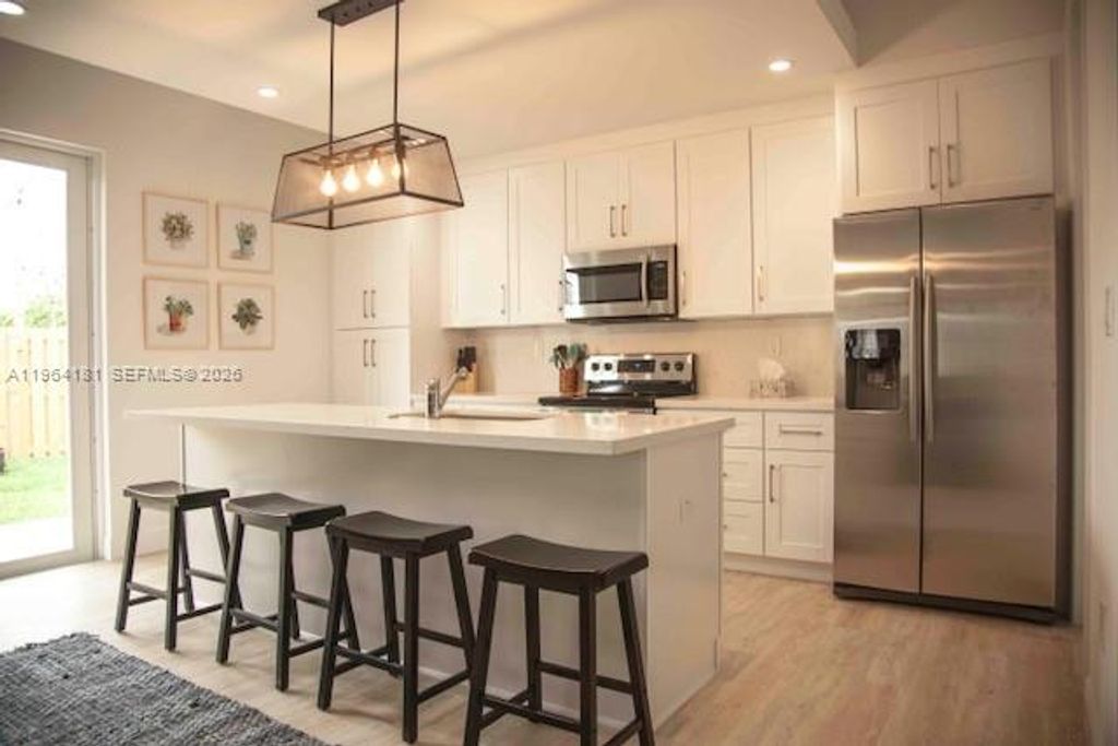 15105 SW 180th St, Miami, FL 33187