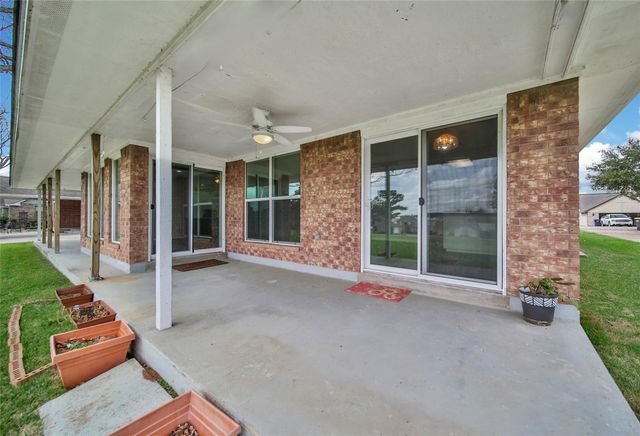 9898 Twin Shores Drive, Willis, TX 77318