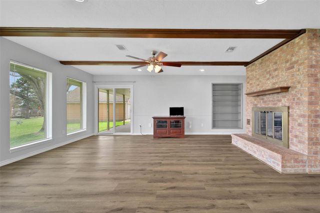 9898 Twin Shores Drive, Willis, TX 77318