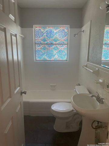 4207 Waikiki, San Antonio, TX 78218