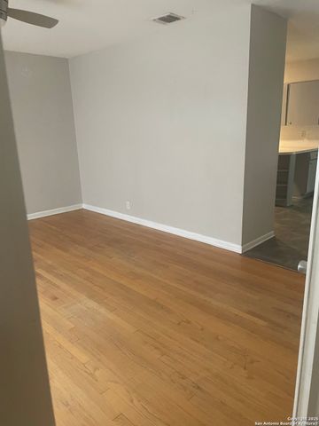 4207 Waikiki, San Antonio, TX 78218