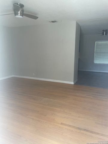4207 Waikiki, San Antonio, TX 78218