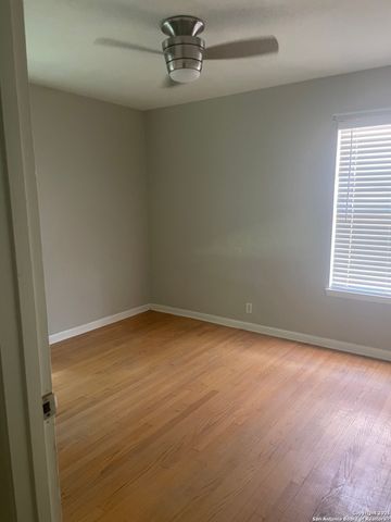 4207 Waikiki, San Antonio, TX 78218