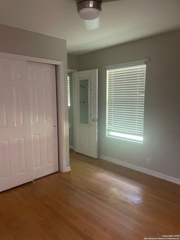 4207 Waikiki, San Antonio, TX 78218