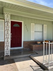 4207 Waikiki, San Antonio, TX 78218