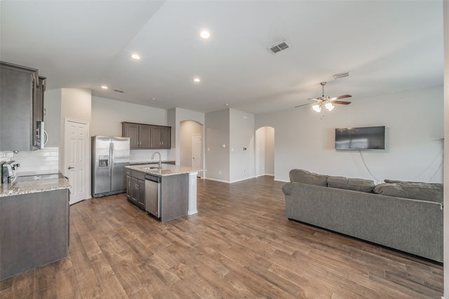 11808 Castleford Way, Fort Worth, TX 76036