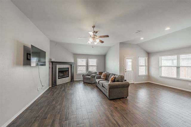 11808 Castleford Way, Fort Worth, TX 76036