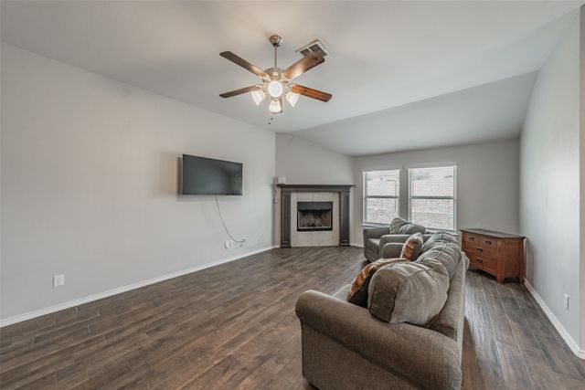 11808 Castleford Way, Fort Worth, TX 76036