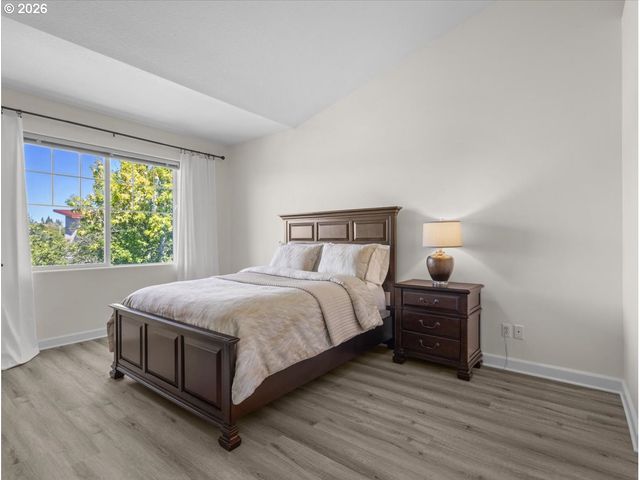 615 Nw LOST SPRINGS Ter 404, Portland, OR 97229