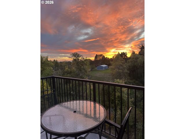 615 Nw LOST SPRINGS Ter 404, Portland, OR 97229
