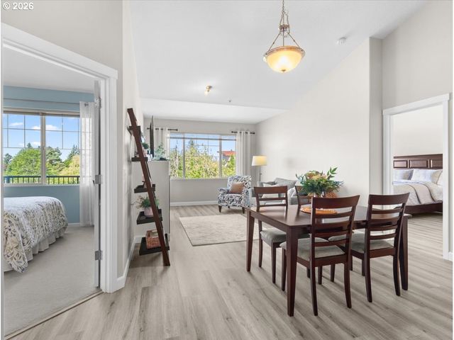 615 Nw LOST SPRINGS Ter 404, Portland, OR 97229
