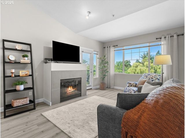 615 Nw LOST SPRINGS Ter 404, Portland, OR 97229