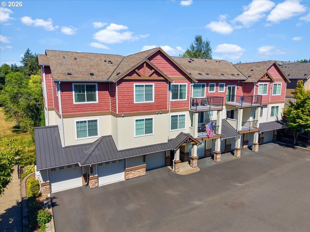 615 Nw LOST SPRINGS Ter 404, Portland, OR 97229