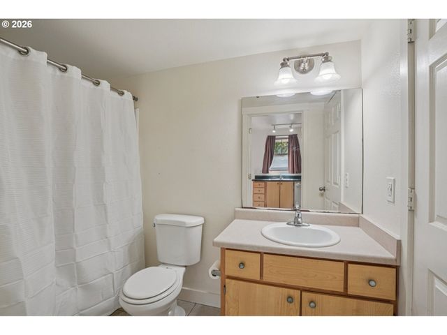 737 Ne 99TH Ave 15, Portland, OR 97220