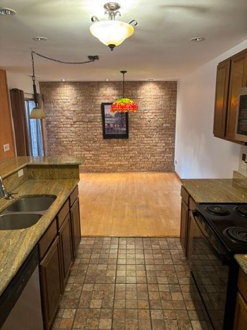 5953 Oakwood Drive, Lisle, IL 60532