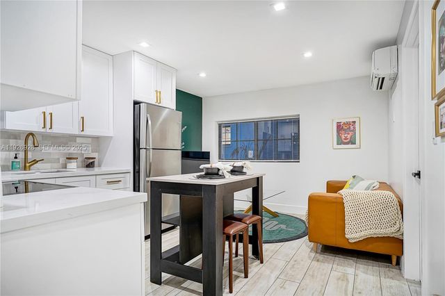 1720 SW 11 ST 2, Miami, FL 33135