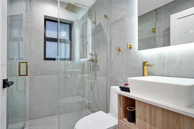 1720 SW 11 ST 2, Miami, FL 33135