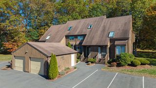 31 Spring Cove Road # 31, Nashua, NH 03062