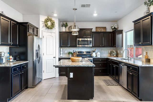 4085 Alamos Avenue, Clovis, CA 93619