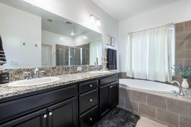 4085 Alamos Avenue, Clovis, CA 93619