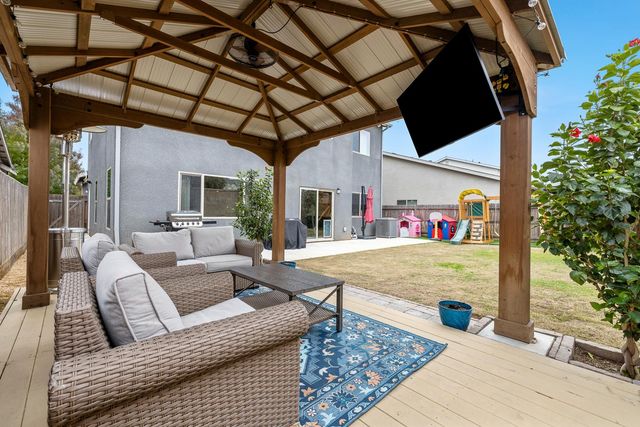 4085 Alamos Avenue, Clovis, CA 93619