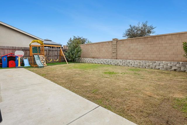 4085 Alamos Avenue, Clovis, CA 93619