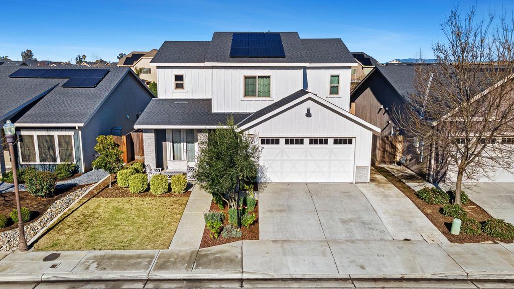 4085 Alamos Avenue, Clovis, CA 93619