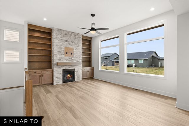 915 NW Rolland Road, Waukee, IA 50263