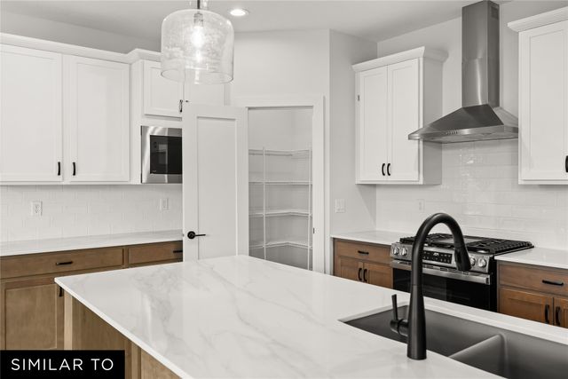 915 NW Rolland Road, Waukee, IA 50263