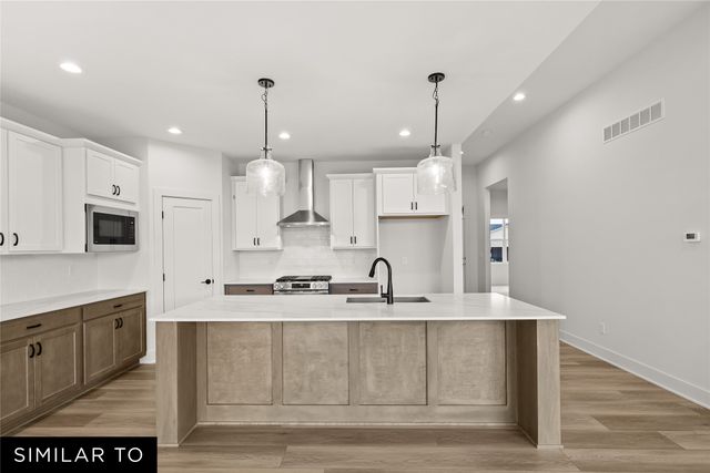 915 NW Rolland Road, Waukee, IA 50263
