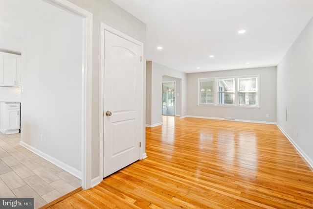 7 CEDAR BLUFF CT, Baltimore, MD 21228