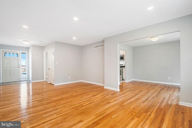 7 CEDAR BLUFF CT, Baltimore, MD 21228