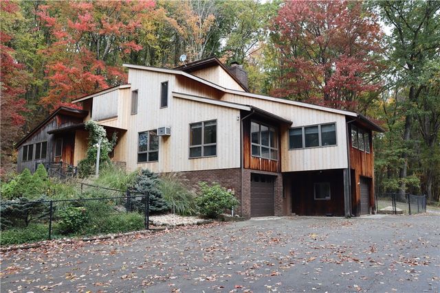 232 Red Arrow Rd, Ligonier Twp, PA 15658