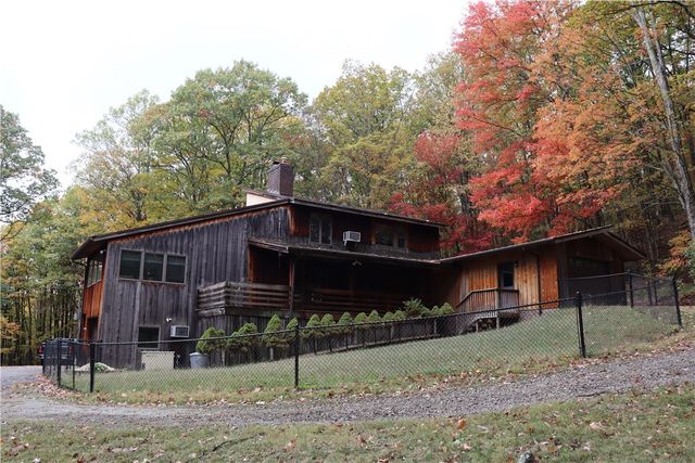 232 Red Arrow Rd, Ligonier Twp, PA 15658