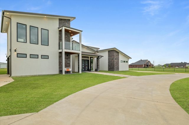 1595 Bledsoe Road, Gunter, TX 75058