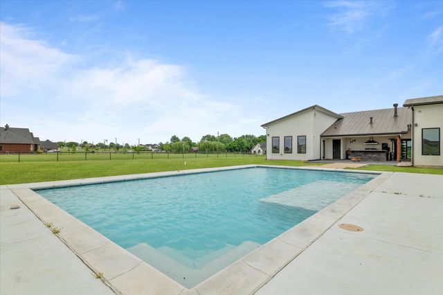 1595 Bledsoe Road, Gunter, TX 75058