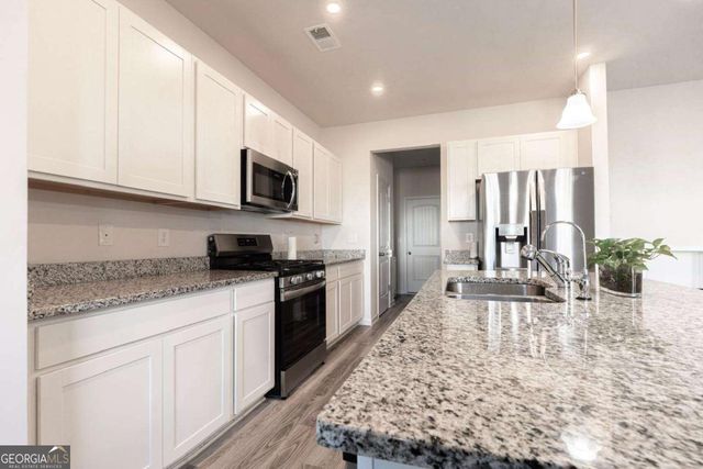 1135 Chastain Drive, Sugar Hill, GA 30518