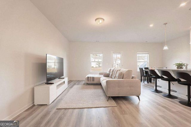 1135 Chastain Drive, Sugar Hill, GA 30518