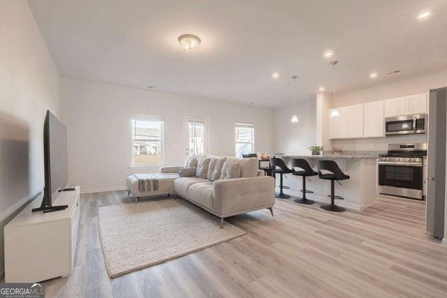 1135 Chastain Drive, Sugar Hill, GA 30518