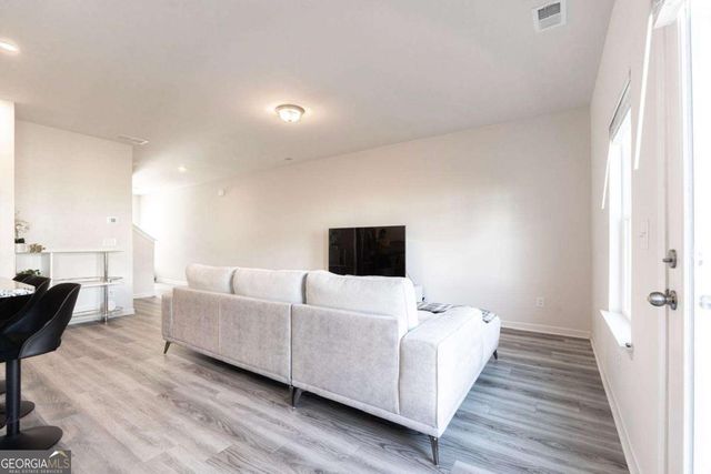 1135 Chastain Drive, Sugar Hill, GA 30518