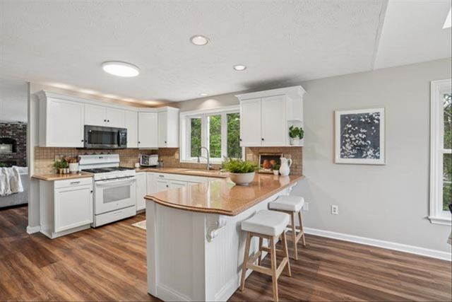 137 Peele Road, Nashua, NH 03062
