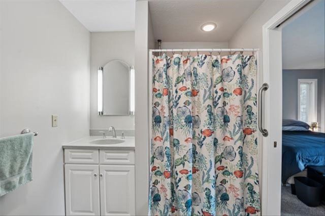 137 Peele Road, Nashua, NH 03062